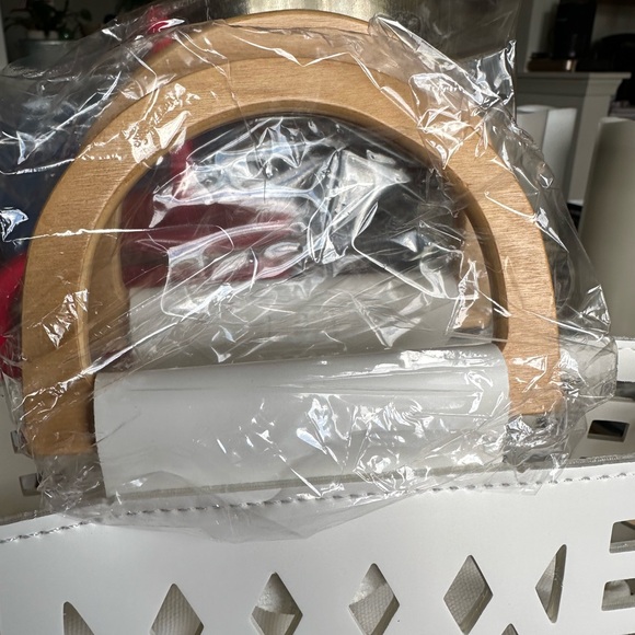 Joy Susan White Cutout Tote - Picture 5 of 7